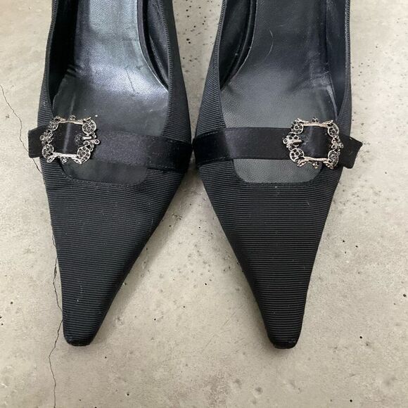 Badgely Mischka Jewel Emblem Slingback Heels - Picture 4 of 10